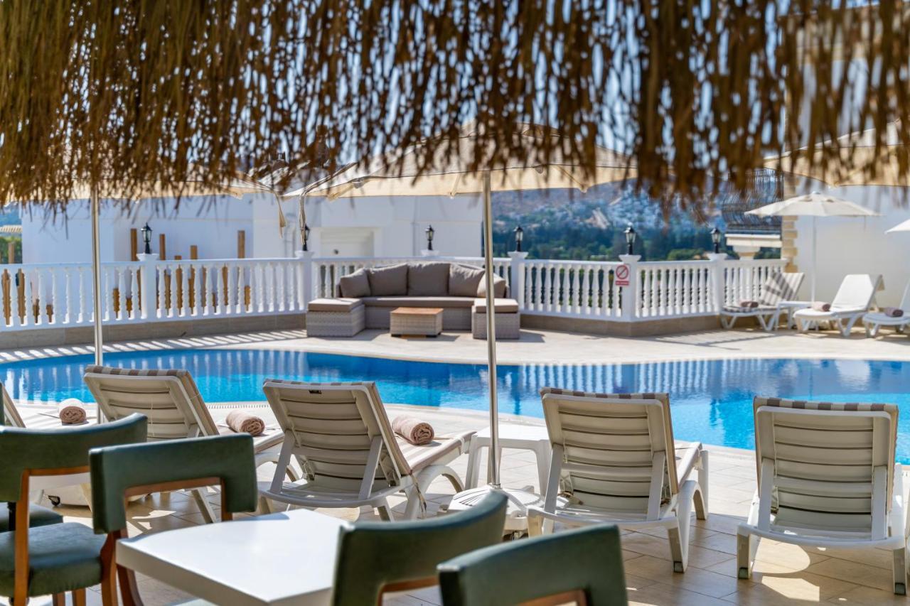 Queen Boutique Hotel Bitez Esterno foto