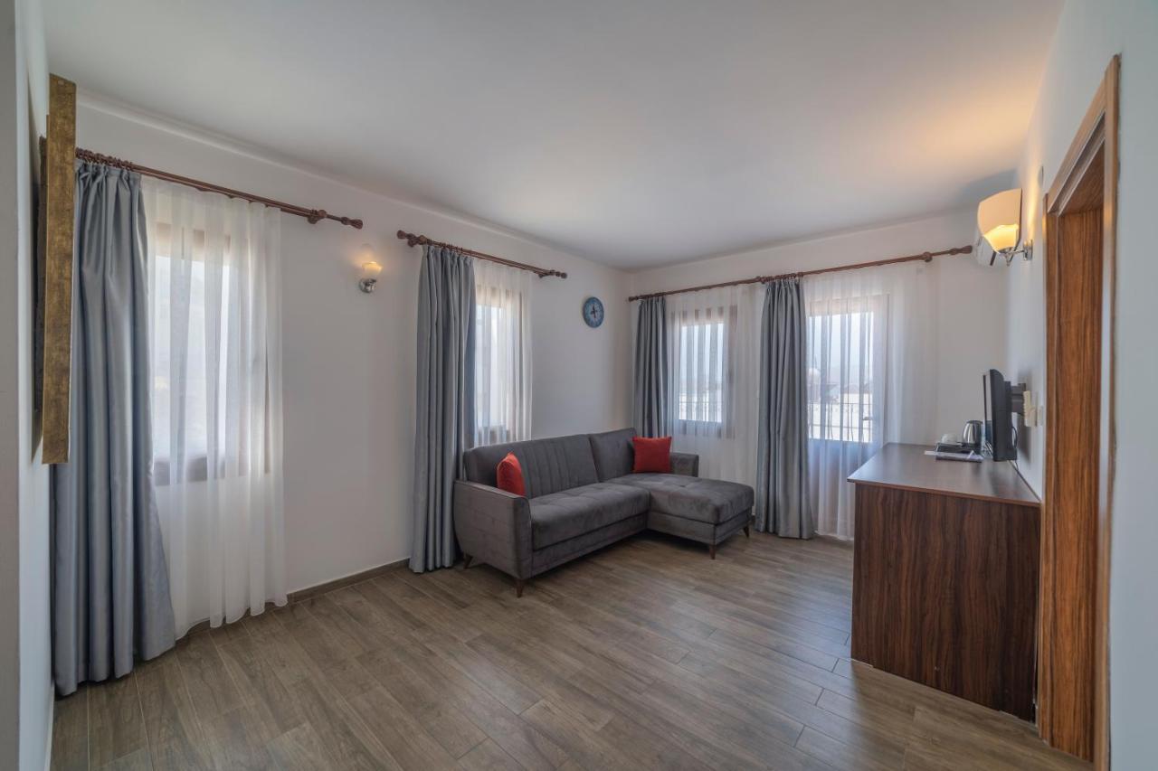 Queen Boutique Hotel Bitez Esterno foto
