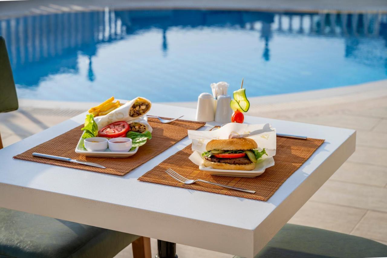 Queen Boutique Hotel Bitez Esterno foto